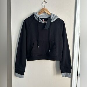 NWT Mono B Cropped Hoodie Sweatshirt Black Gray Trim Size L